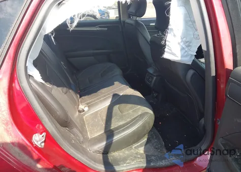 2015 Ford Fusion Hybrid Titanium z USA, uszkodzony, nr VIN 3FA6P0RU3FR300495